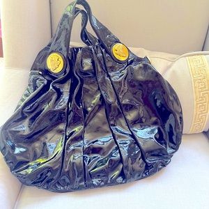 GUCCI hysteria hobo crossbody bag in black